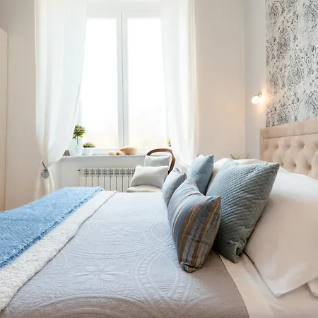 The Railway 74 Couette-café La Spezia